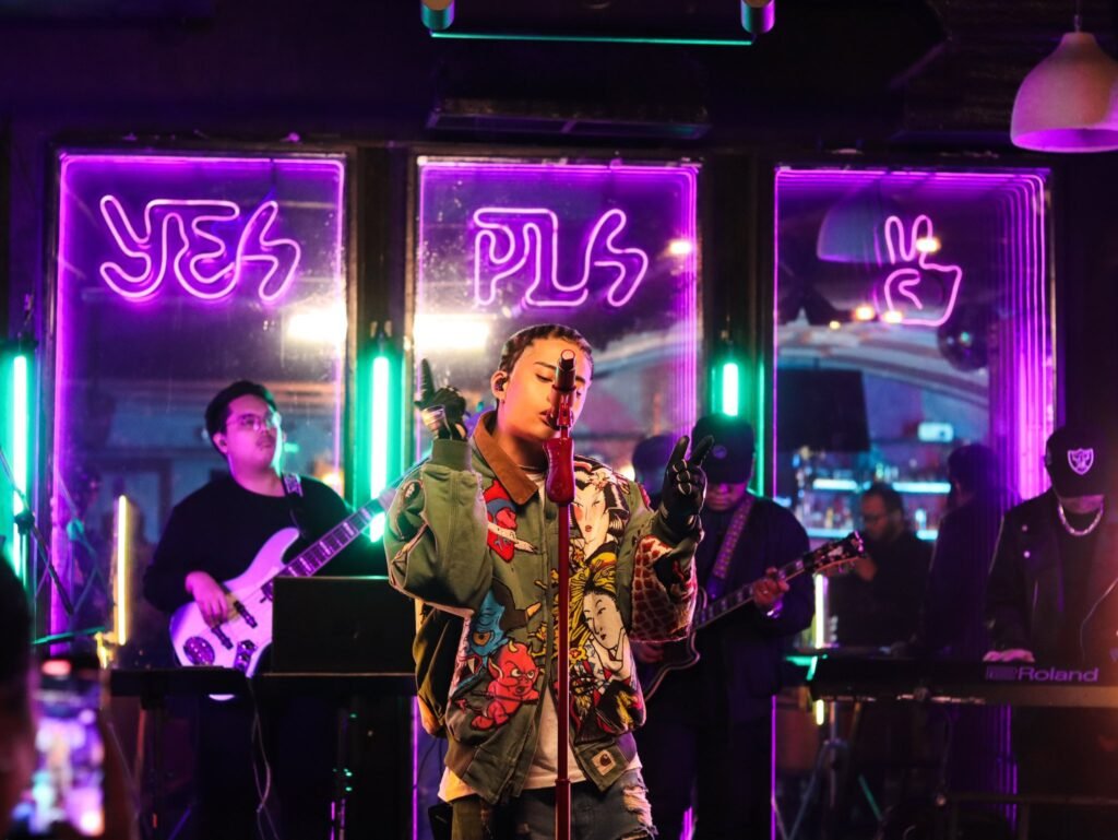 FELIP's first live performance of his COM•PLEX EP - Photo by Ramoso Andrei