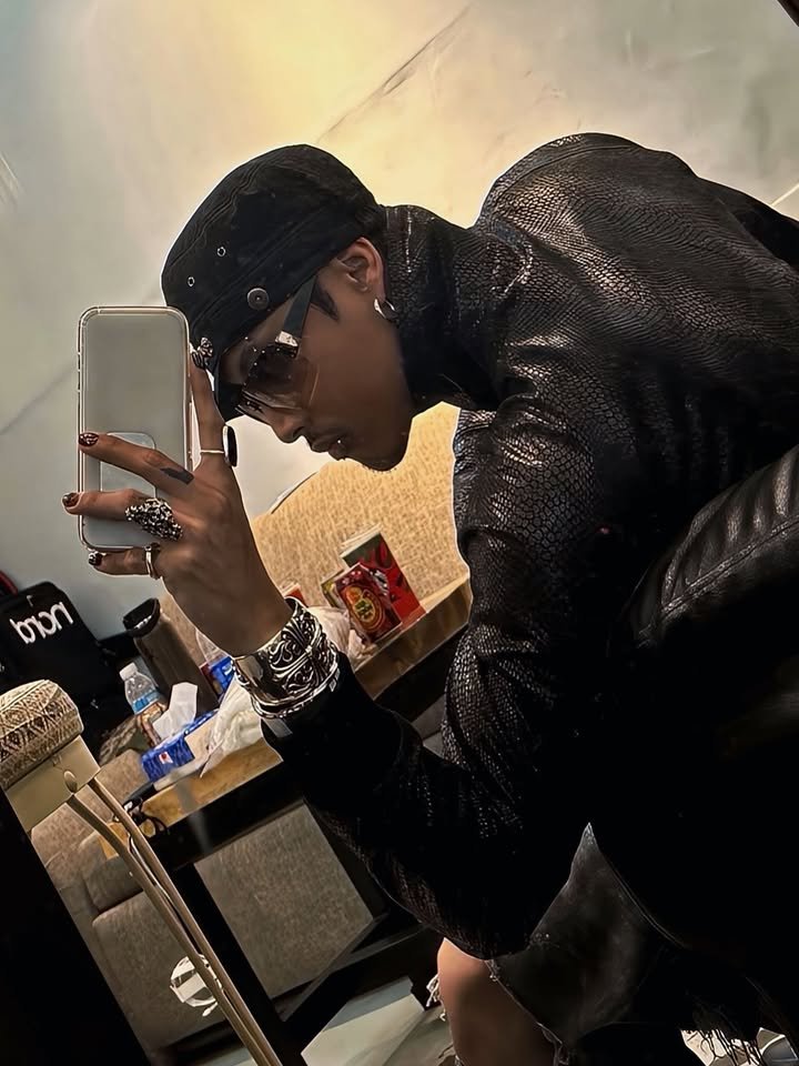 FELIP flexing his Chrome Hearts drip in a mirror selfie, posted on his Insta @felipsuperior.